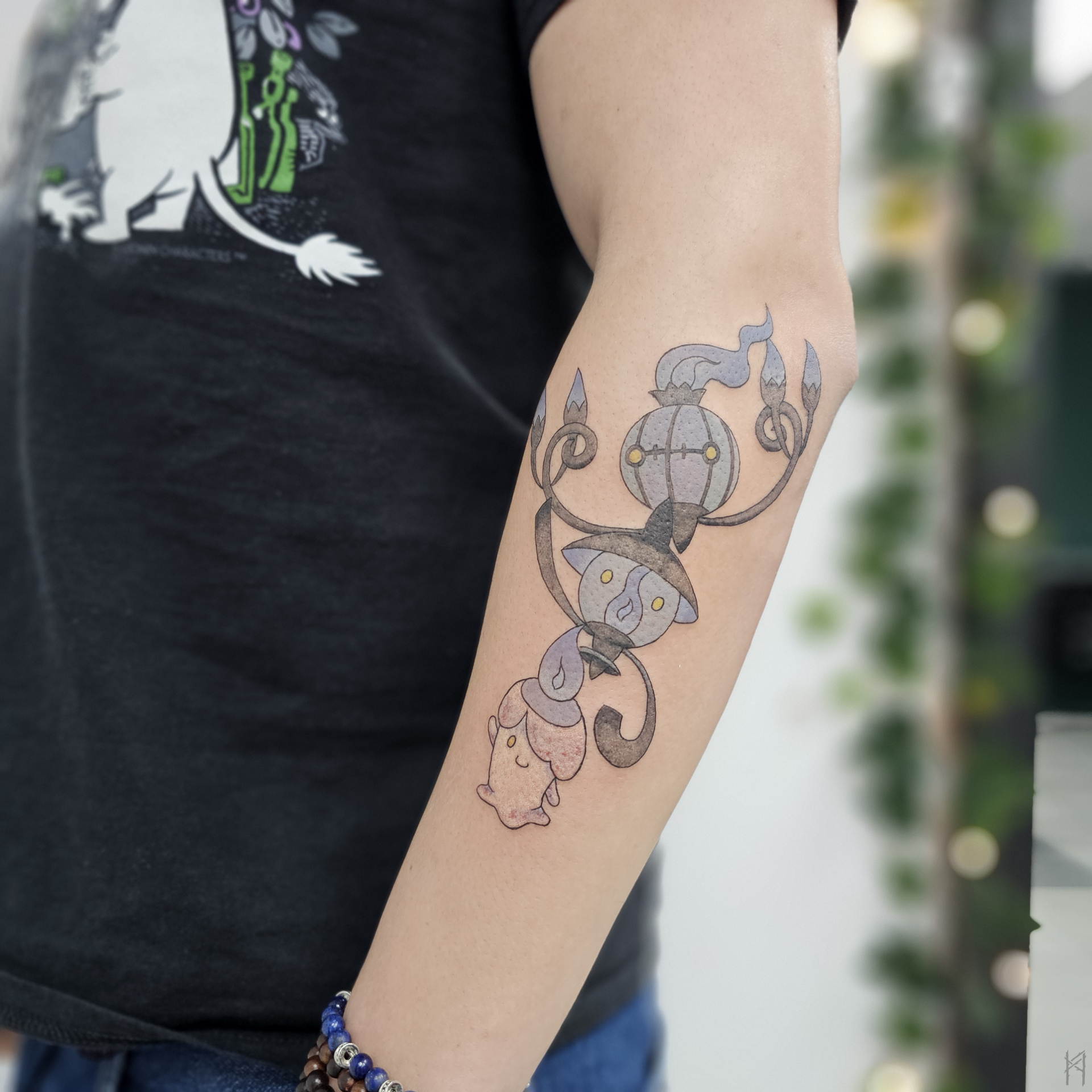 Lichtel Tattoo am Arm – Fräulein Hedera, Herrenberg