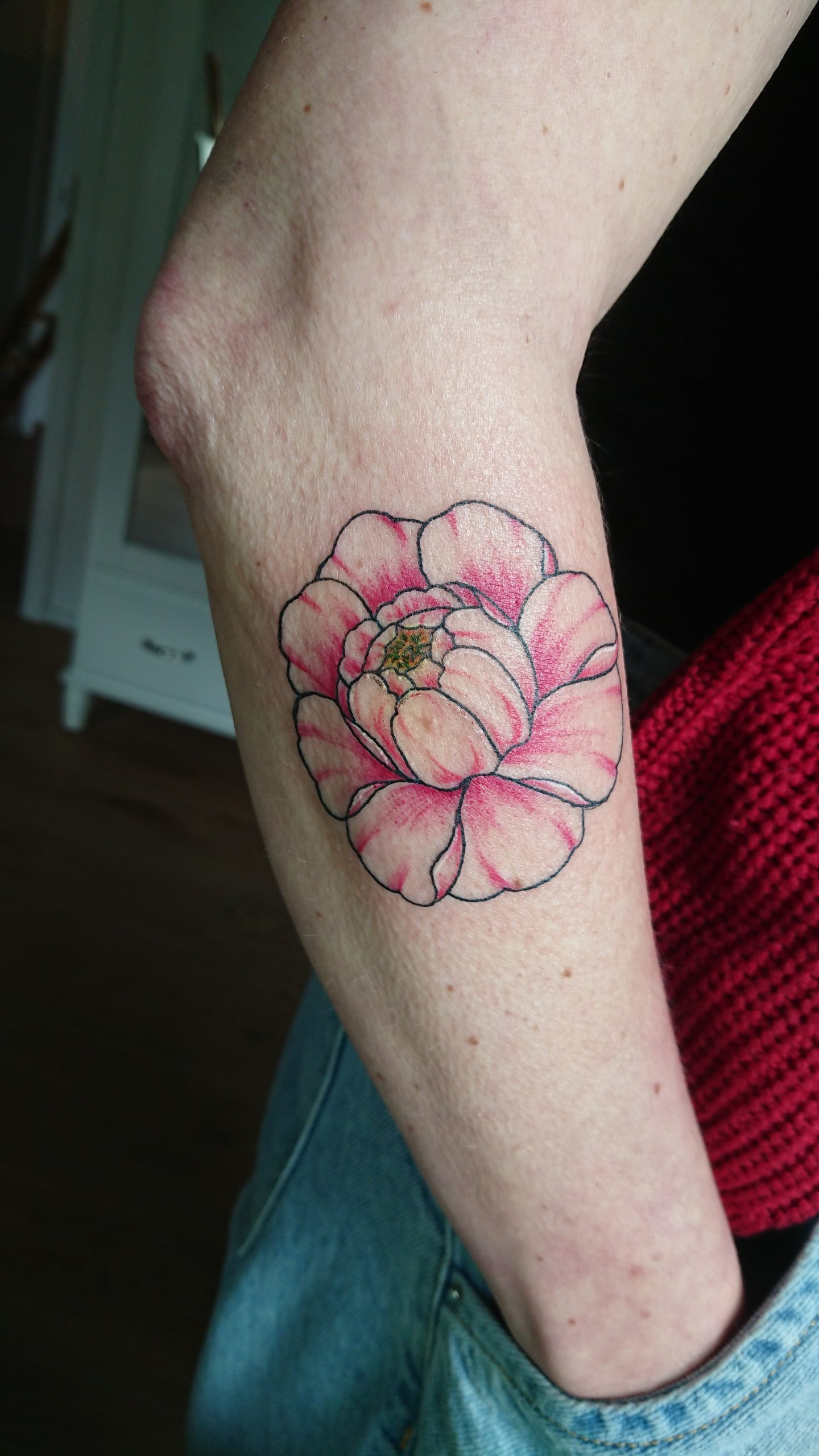 Pfingstrose Tattoo am Arm – Fräulein Hedera, Herrenberg