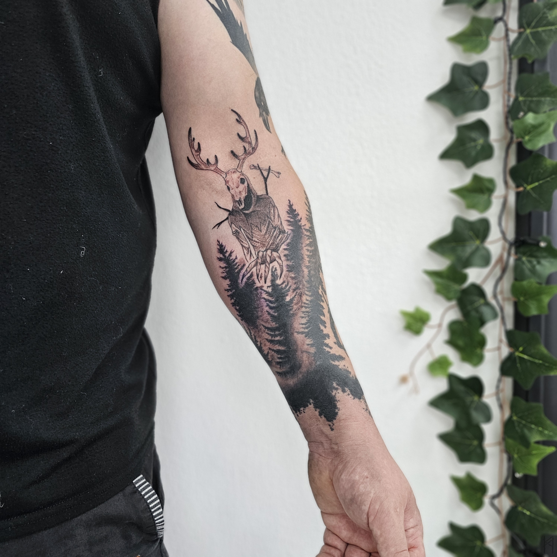 Waldschrat Tattoo am Arm – Fräulein Hedera, Herrenberg